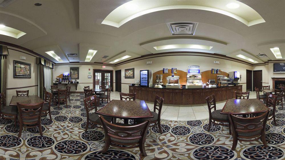 Holiday Inn Express Hotel & Suites Mcpherson By Ihg מראה חיצוני תמונה