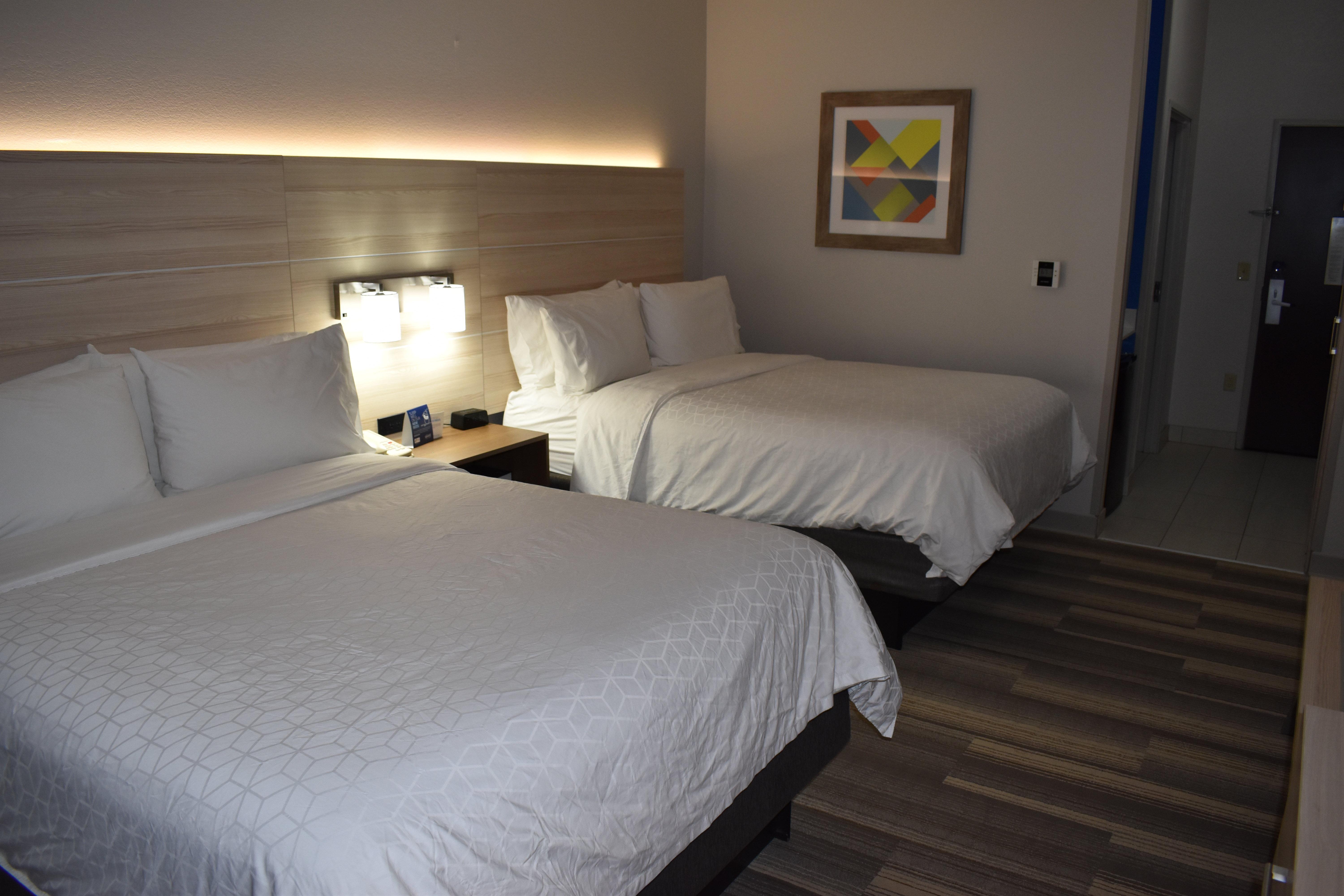 Holiday Inn Express Hotel & Suites Mcpherson By Ihg מראה חיצוני תמונה