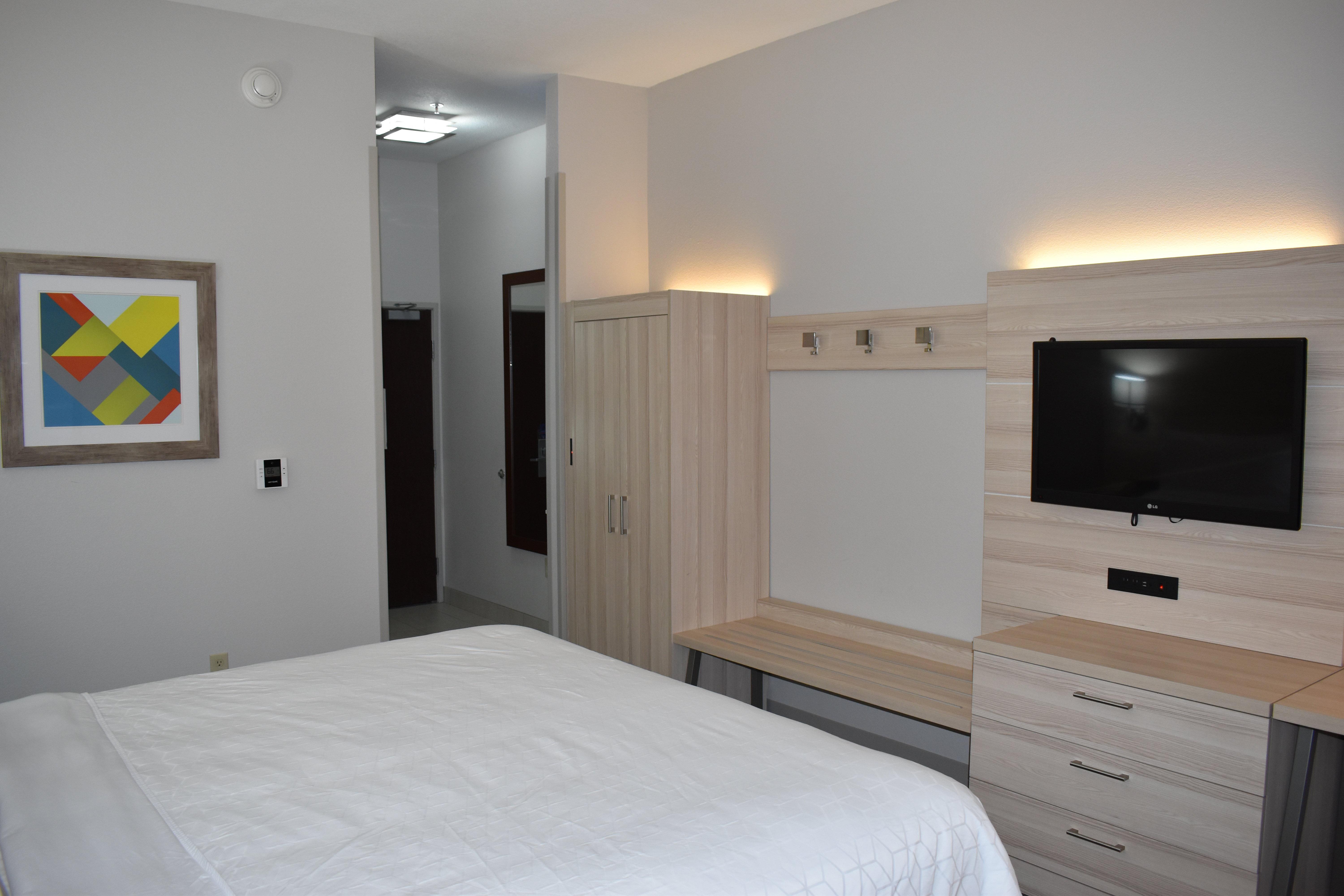 Holiday Inn Express Hotel & Suites Mcpherson By Ihg מראה חיצוני תמונה