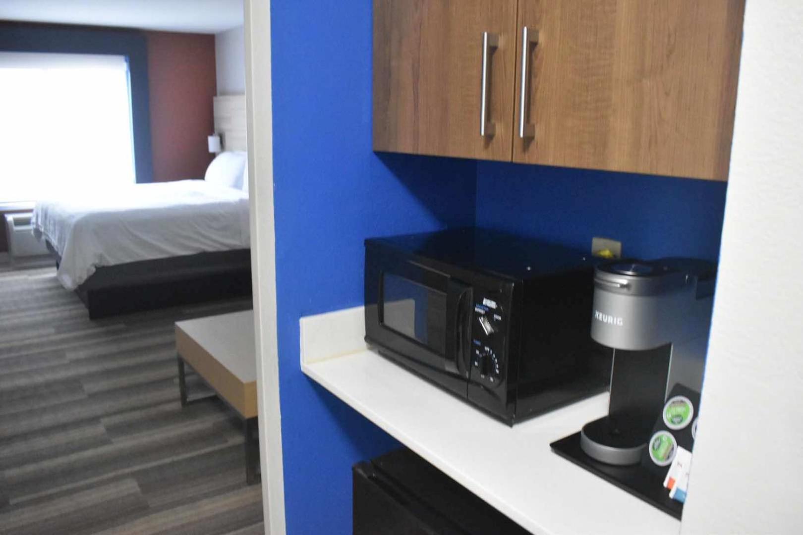 Holiday Inn Express Hotel & Suites Mcpherson By Ihg מראה חיצוני תמונה